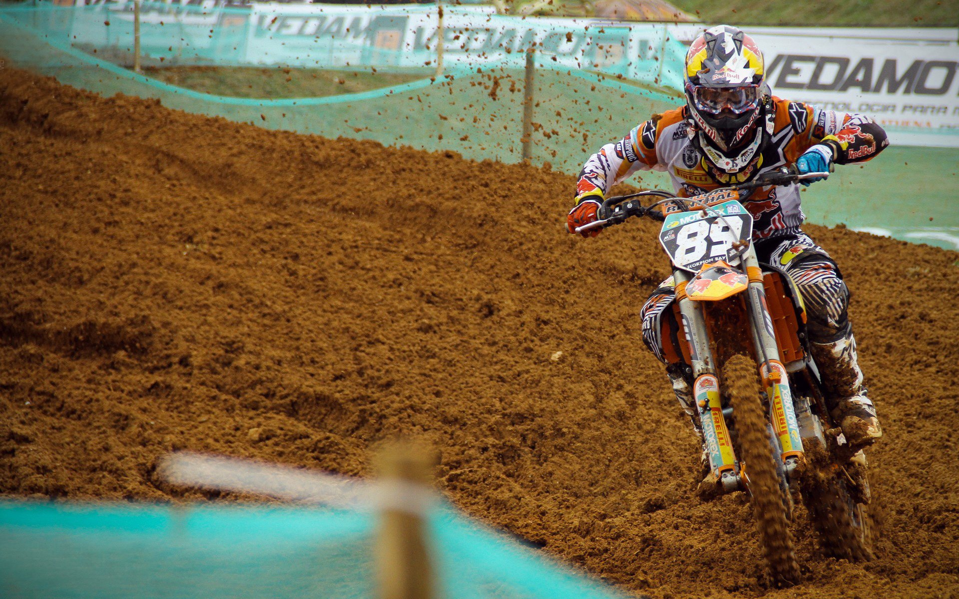 拜仁宽路打法,传中频繁造成巨大破坏,拜仁边路