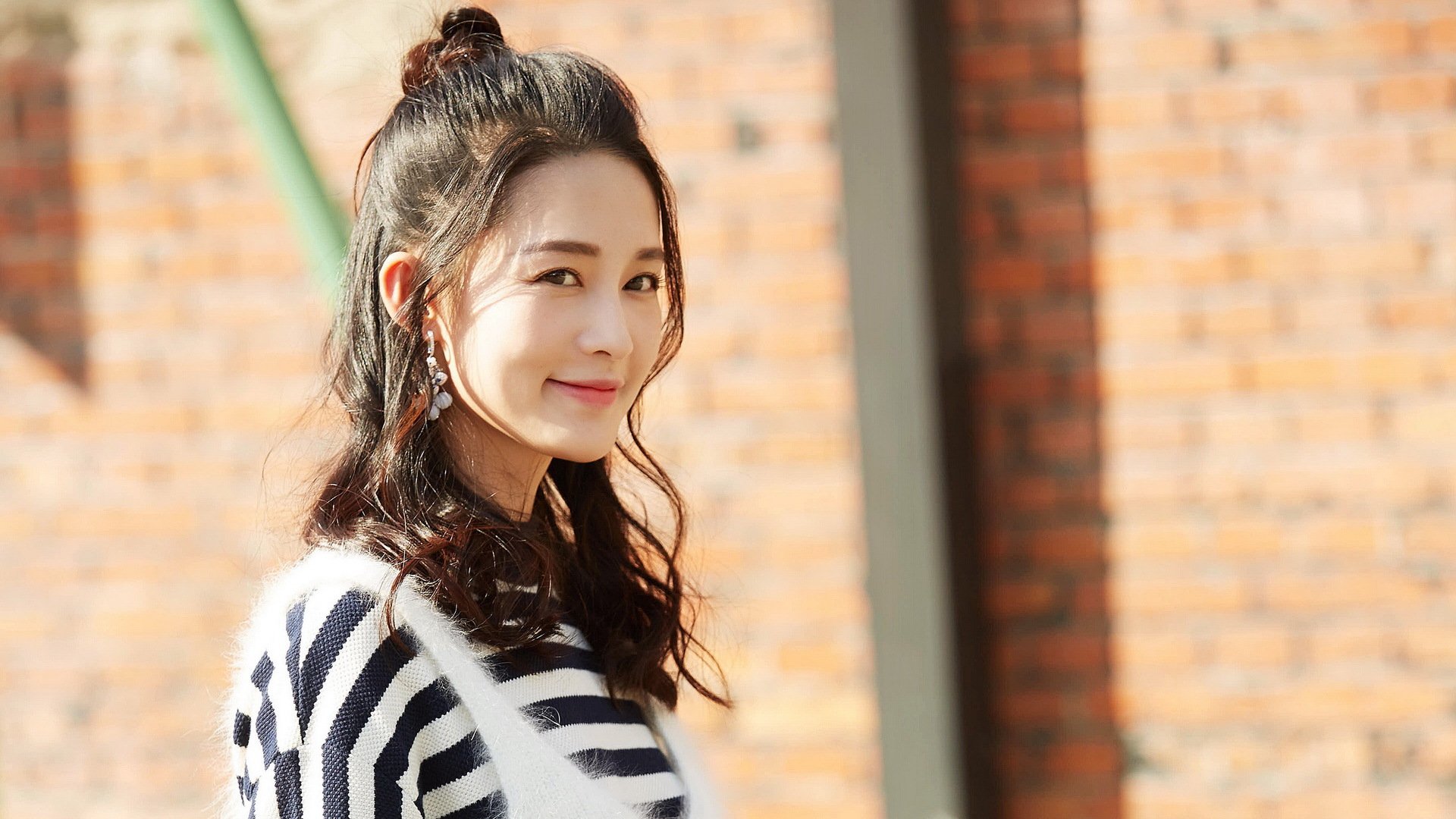 爱游戏平台-英超：利物浦3-2战胜布莱顿，萨拉赫射入绝杀球，利物浦英超比赛