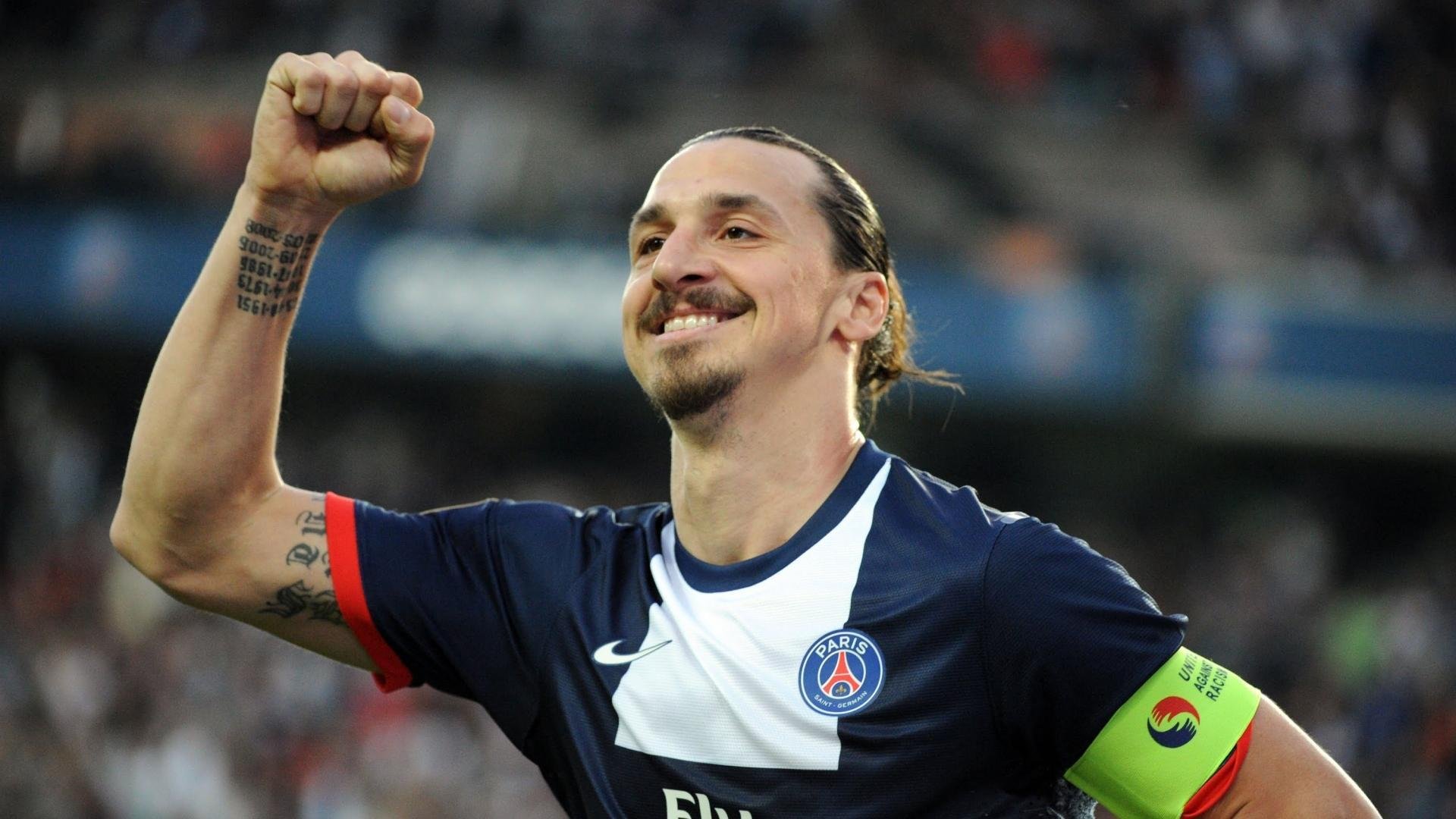 英超:利物浦3-2战胜布莱顿,萨拉赫射入绝杀球,利物浦英超比赛