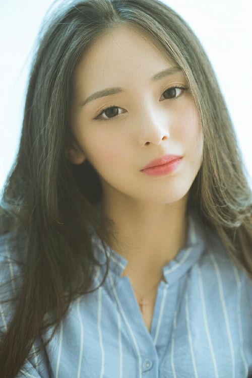 媒体评价球员成长速度快称其或成未来国家队核心中坚力量,球员表现