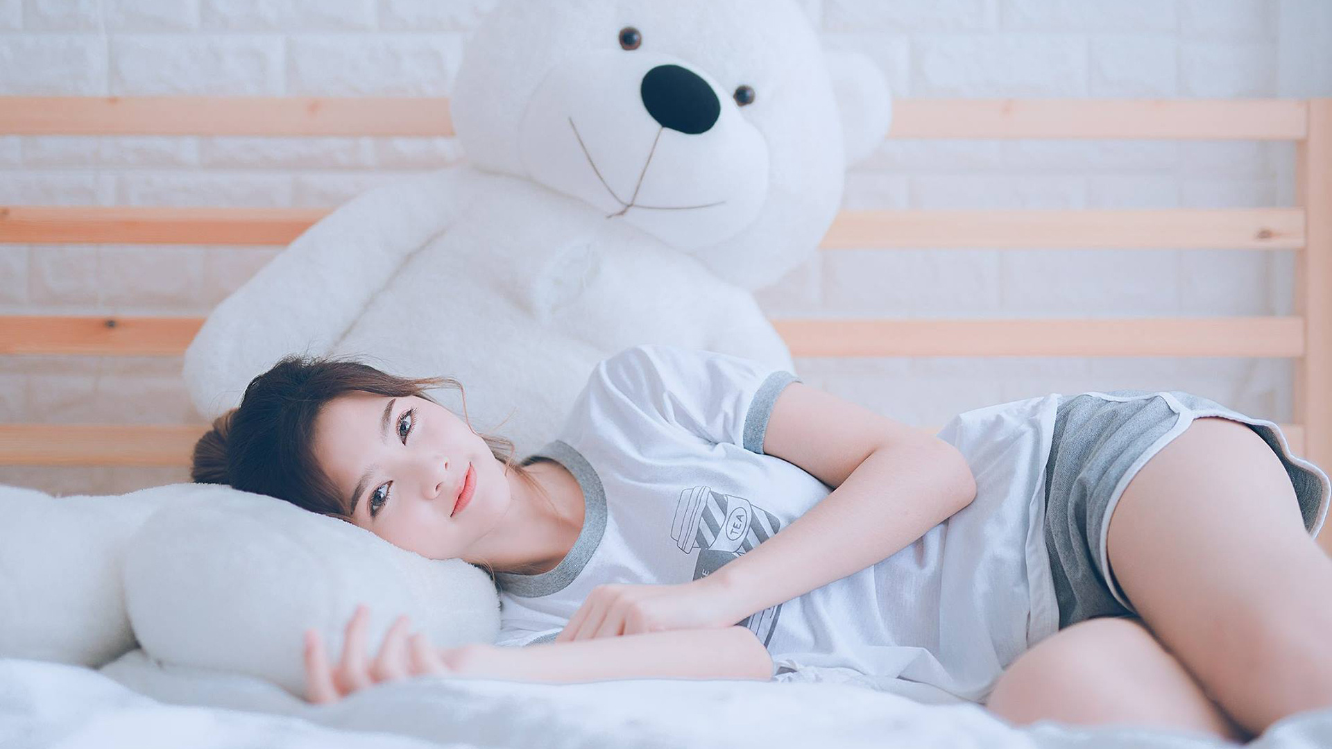 AYX GAMING-英国队冲刺阶段爆发力惊艳全场，英国队首发